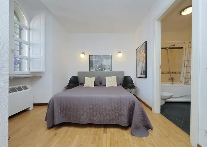 Дом отдыха Historic Center Colosseum 2br 2ba Metro *