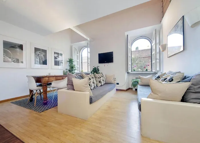 Historic Center Colosseum 2br 2ba Metro Дом отдыха Рим