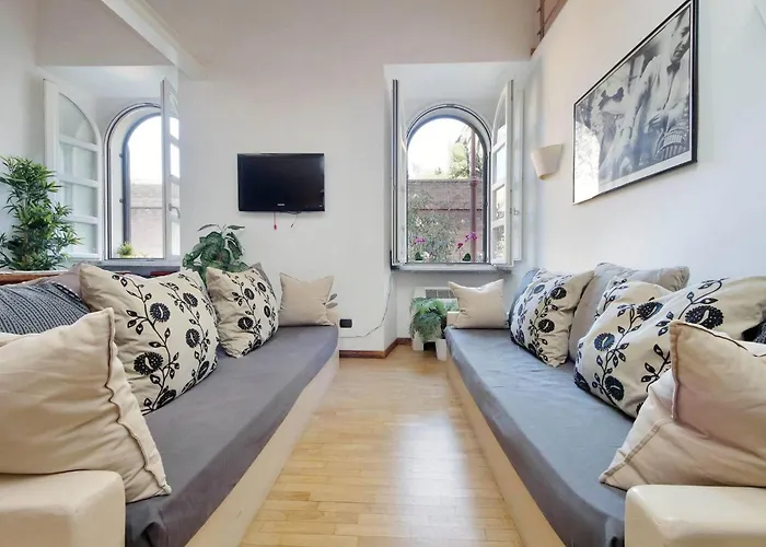 Дом отдыха Historic Center Colosseum 2br 2ba Metro