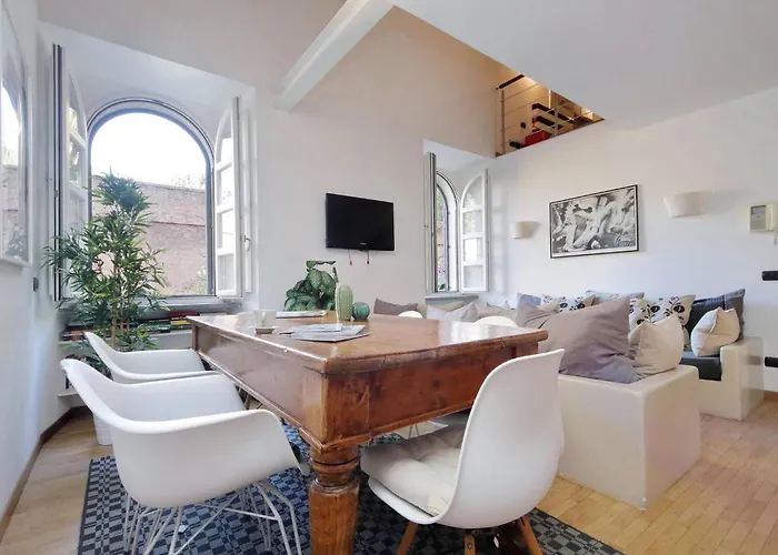 Дом отдыха Historic Center Colosseum 2br 2ba Metro