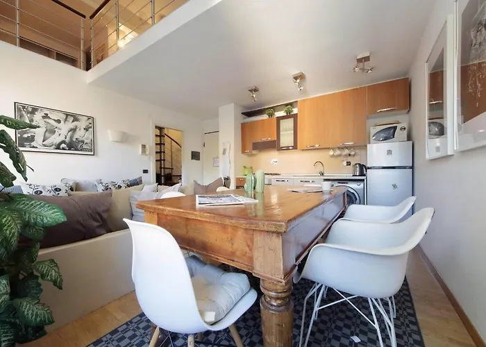 Historic Center Colosseum 2br 2ba Metro