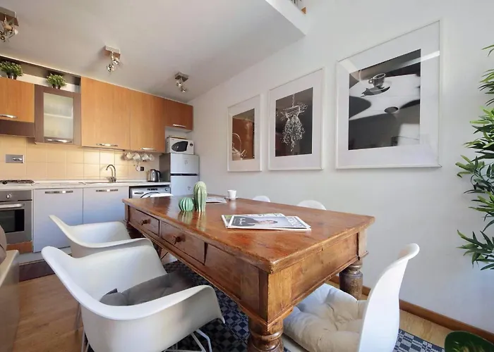 Historic Center Colosseum 2br 2ba Metro