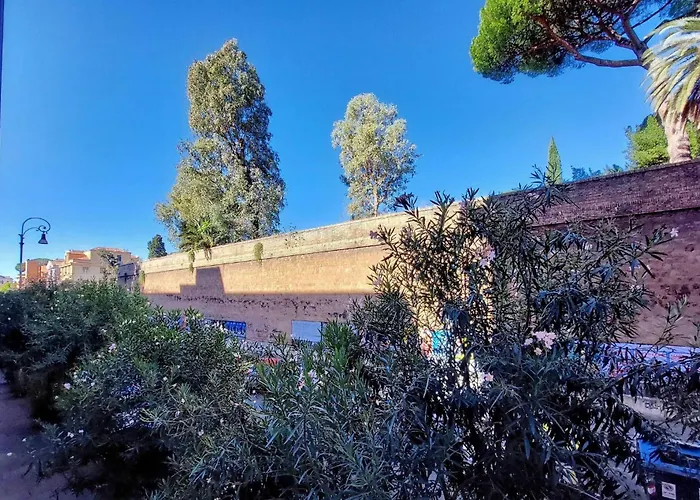 Дом отдыха Historic Center Colosseum 2br 2ba Metro Рим