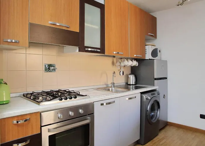 Historic Center Colosseum 2br 2ba Metro * Рим