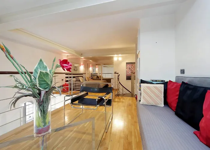 Historic Center Colosseum 2br 2ba Metro *