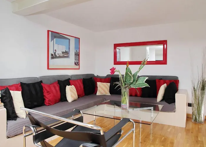 Historic Center Colosseum 2br 2ba Metro * Рим