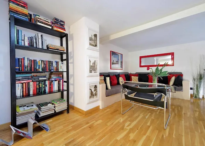 Historic Center Colosseum 2br 2ba Metro * Рим